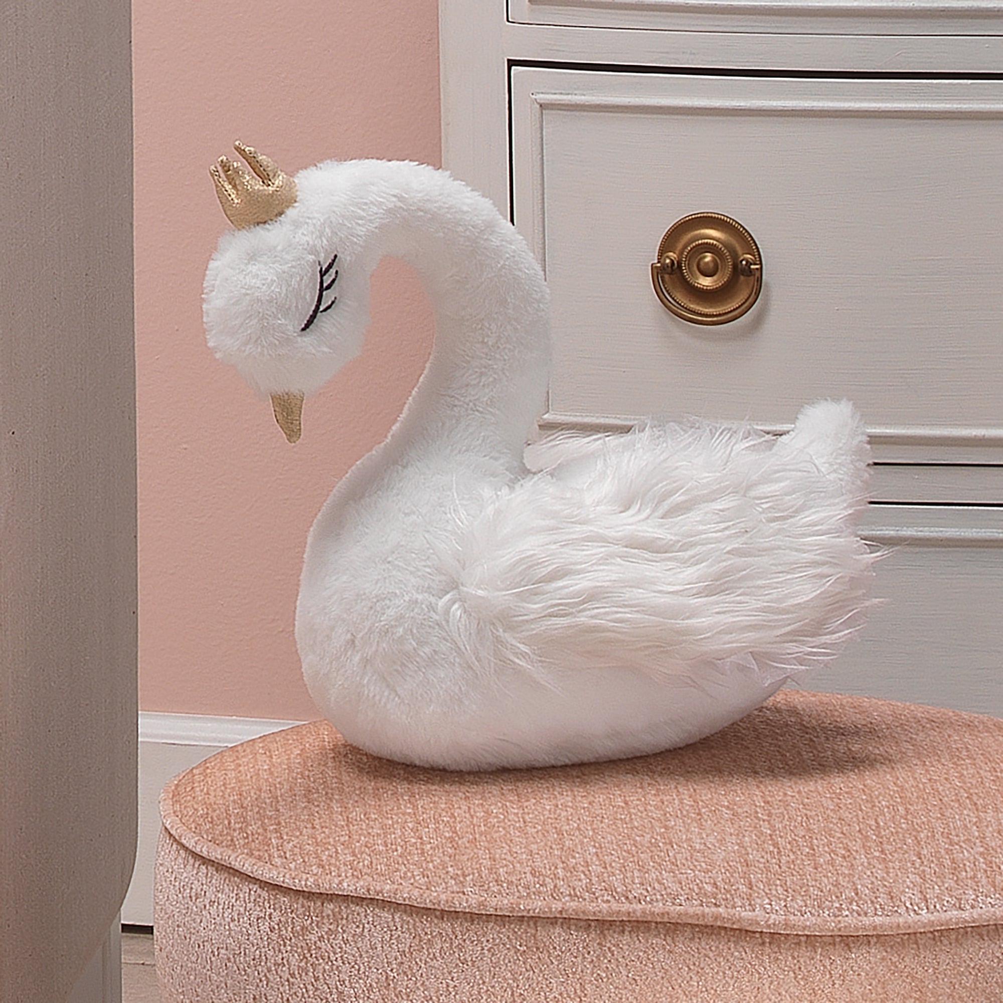 swan-princess_plush_lifestyle.jpg